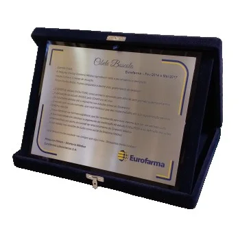 Placas de homenagem com estojo de veludo: entrega sofisticada e memorável
